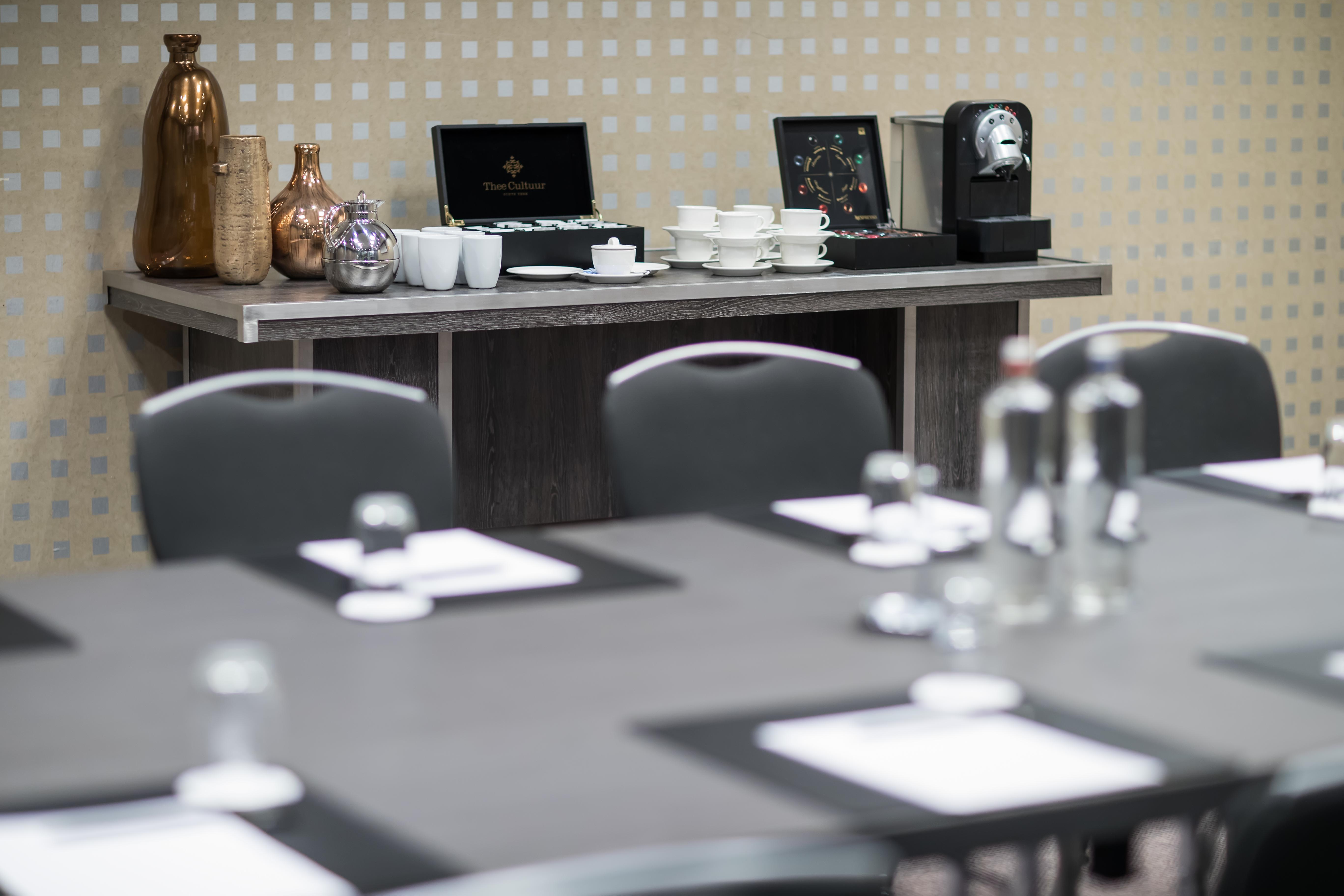 Bilderberg Garden Hotel Amsterdam Exterior foto A Nespresso machine in a meeting room